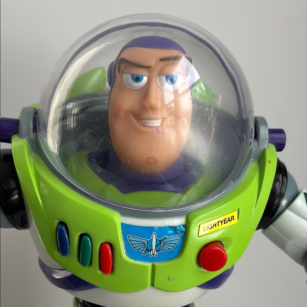 Buzz Lightyear Action Figure - Picture 13 of 15
